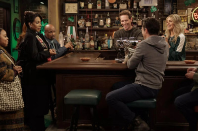 Always Sunny S17E01 The Gang F***s Up Abbott Elementary